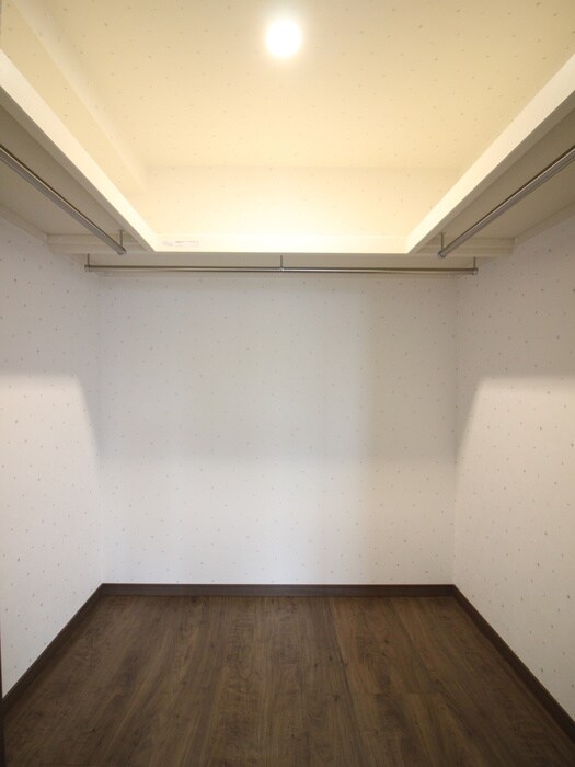 物件内観写真6　(収納)