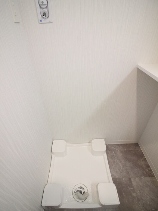 物件内観写真11　(洗濯機置場)