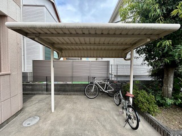 物件外観写真6　(駐輪場)