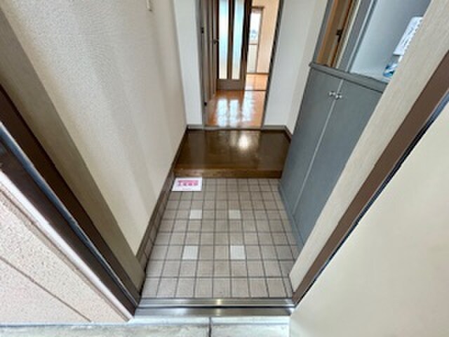 物件内観写真14　(玄関)