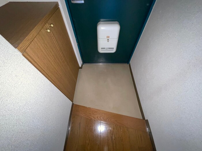 物件内観写真18　(玄関)