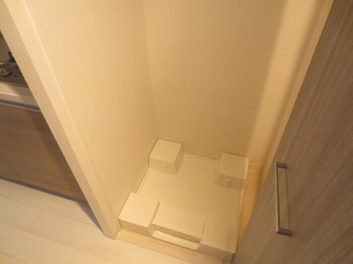 物件内観写真12　(洗濯機置場)