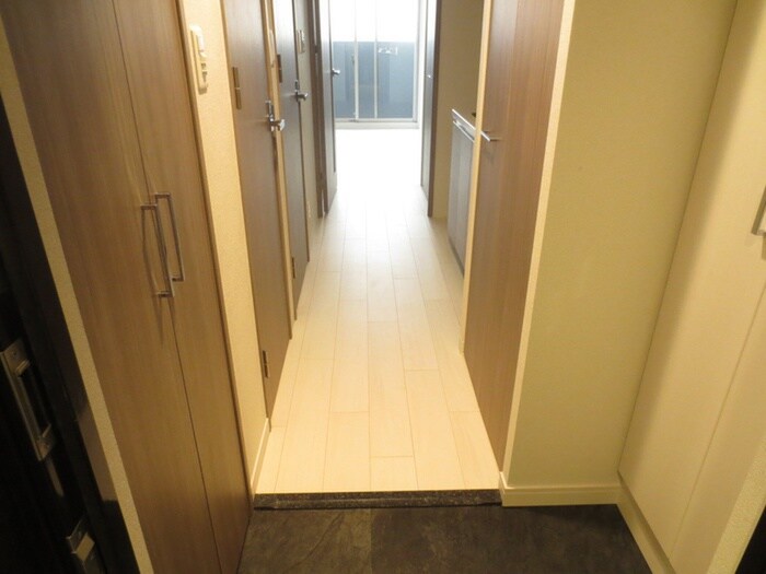 物件内観写真17　(廊下)