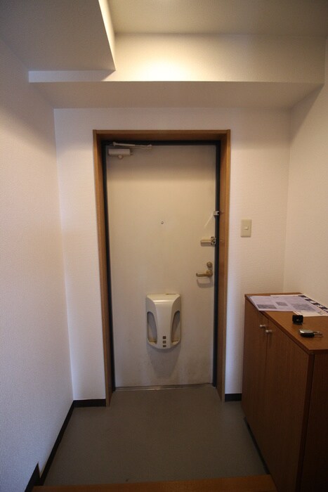 物件内観写真9　(玄関)