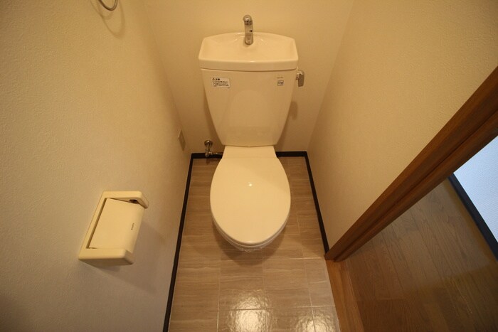 物件内観写真14　(トイレ)