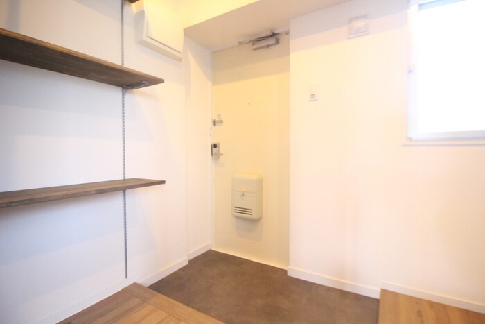 物件内観写真14　(玄関)