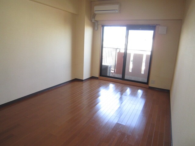 物件内観写真4　(居室)