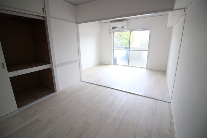 物件内観写真9　(居室)