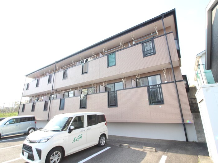 物件外観写真2　(駐車場)