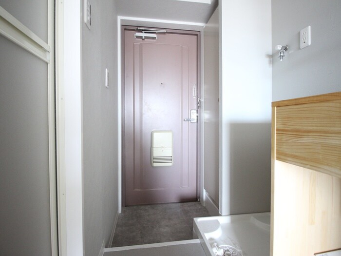 物件内観写真16　(玄関)