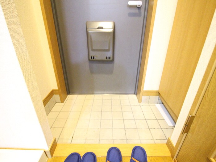 物件内観写真18　(玄関)