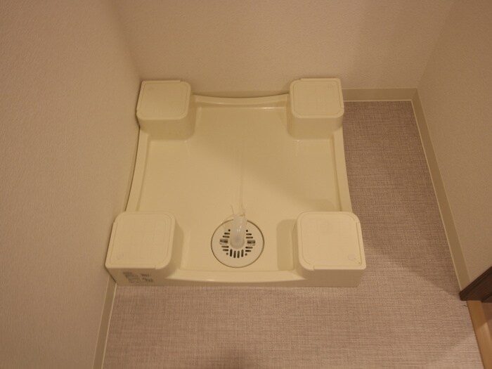 物件内観写真9　(洗濯機置場)