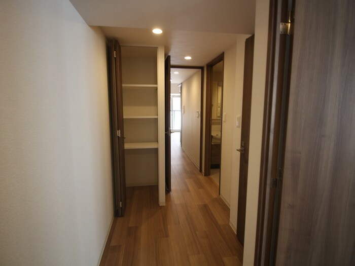 物件内観写真13　(廊下)