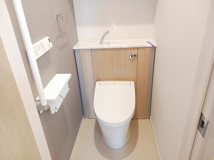 物件内観写真14　(トイレ)