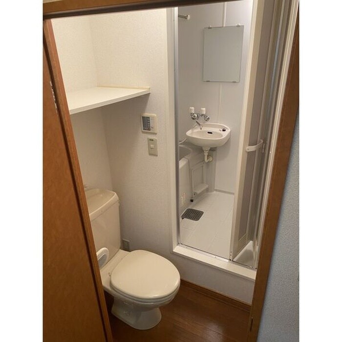 物件内観写真8　(トイレ)