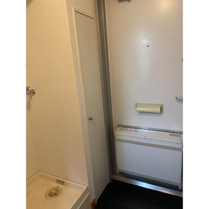 物件内観写真12　(玄関)