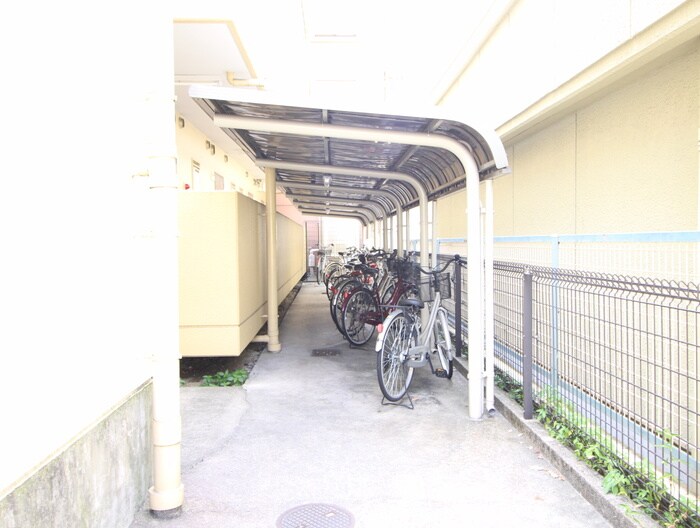 物件外観写真6　(駐輪場)