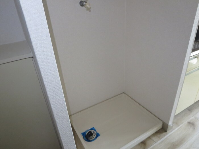 物件内観写真10　(洗濯機置場)