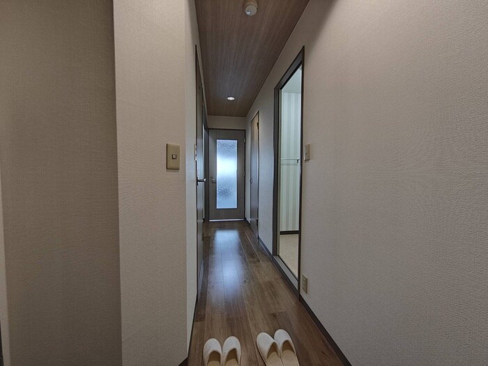 物件内観写真18　(廊下)