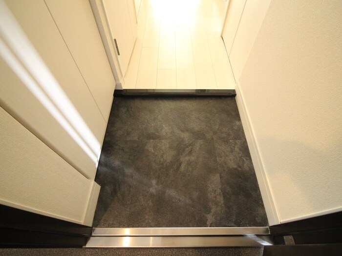 物件内観写真18　(玄関)