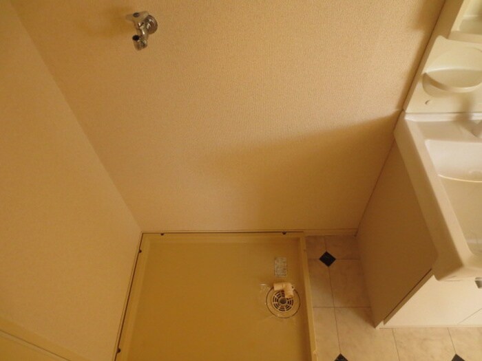 物件内観写真17　(洗濯機置場)