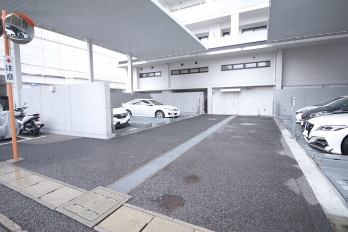 物件外観写真6　(駐車場)