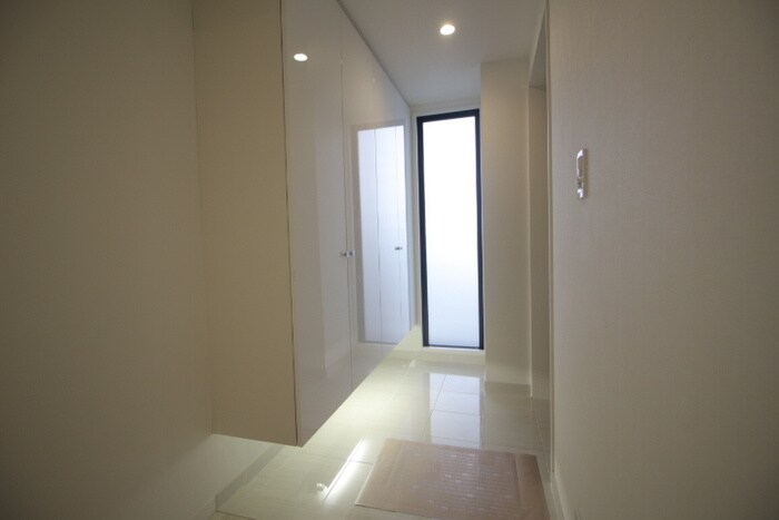 物件内観写真14　(玄関)