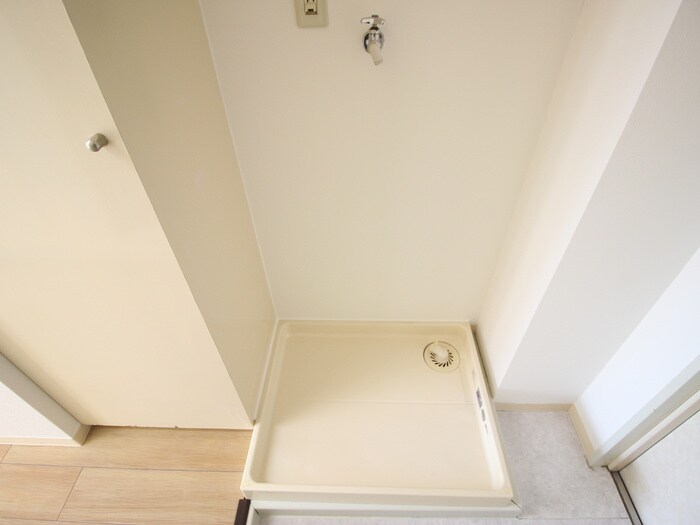 物件内観写真14　(洗濯機置場)