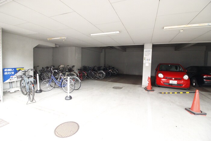 物件外観写真6　(駐輪場)