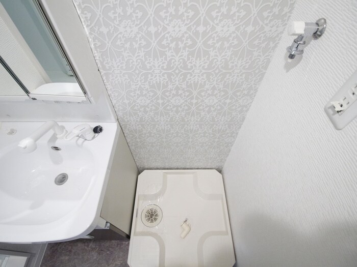 物件内観写真13　(洗濯機置場)