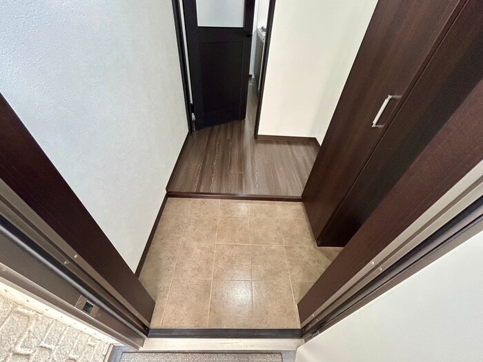 物件内観写真14　(玄関)