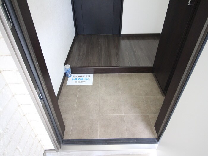 物件内観写真15　(玄関)
