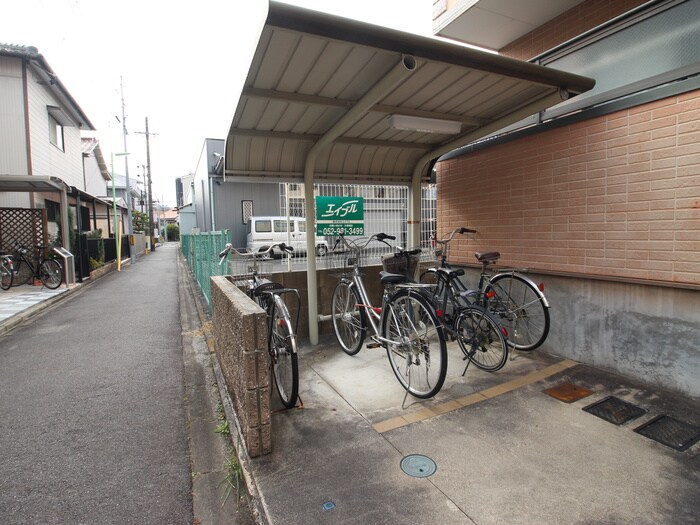 物件外観写真3　(駐輪場)