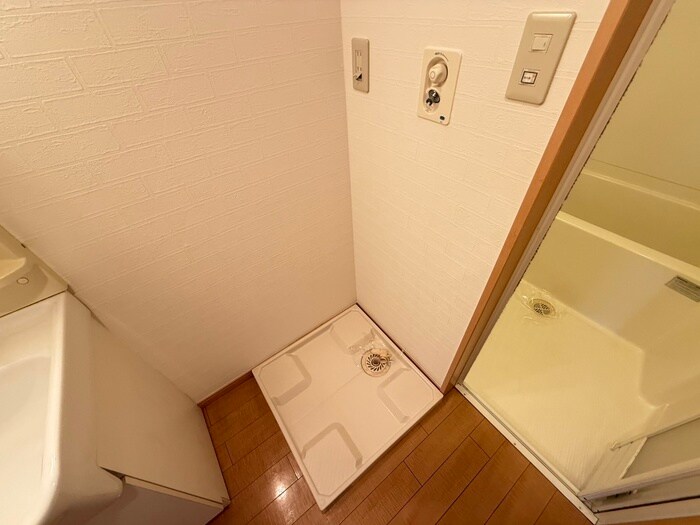 物件内観写真15　(洗濯機置場)