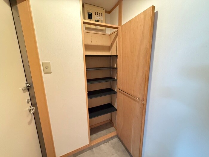 物件内観写真18　(靴箱)