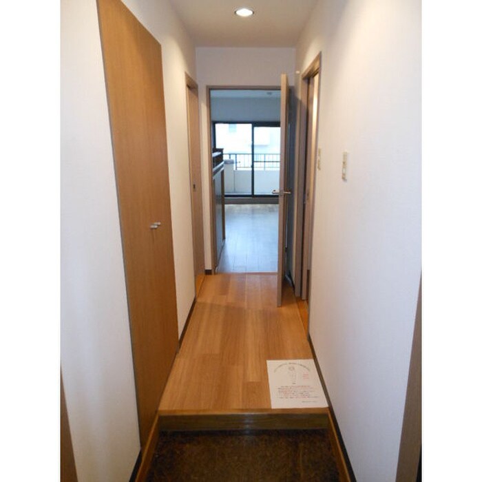 物件内観写真7　(廊下)