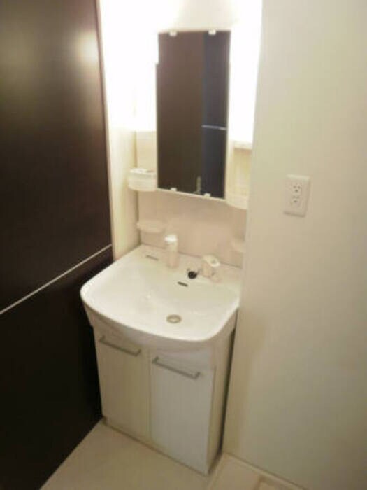 物件内観写真8　(洗面)