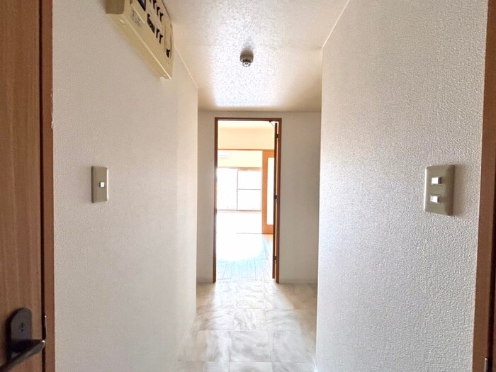 物件内観写真17　(廊下)