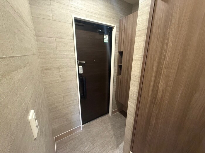 物件内観写真11　(玄関)