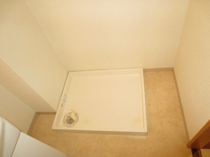 物件内観写真12　(洗濯機置場)