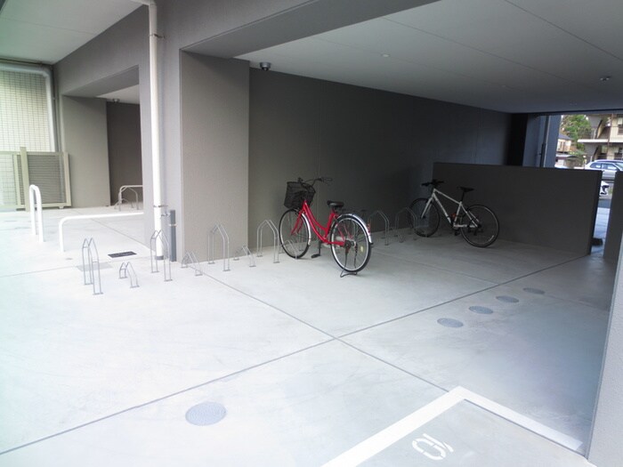 物件外観写真6　(駐輪場)