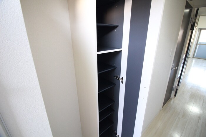 物件内観写真18　(靴箱)