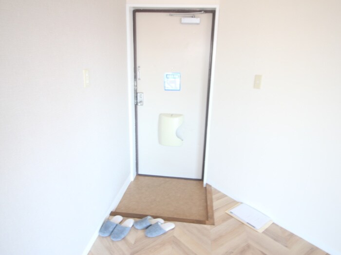 物件内観写真14　(玄関)