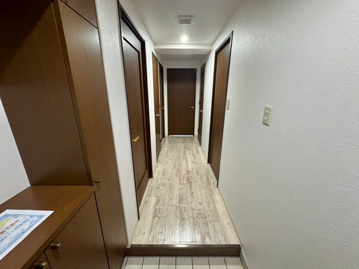 物件内観写真14　(廊下)
