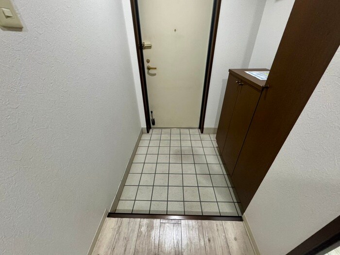 物件内観写真15　(玄関)
