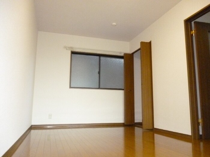 物件内観写真10　(居室)