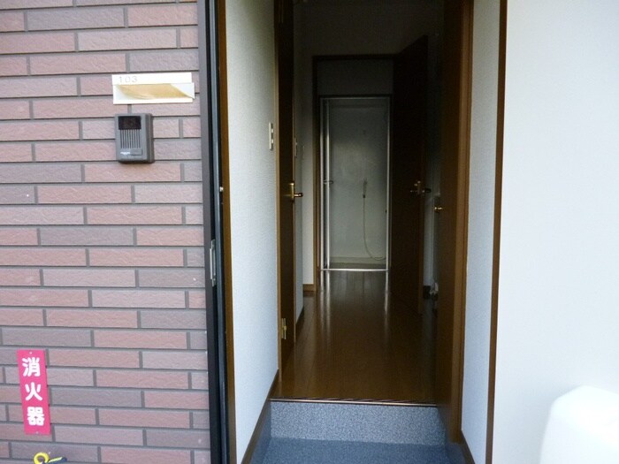 物件内観写真16　(玄関)