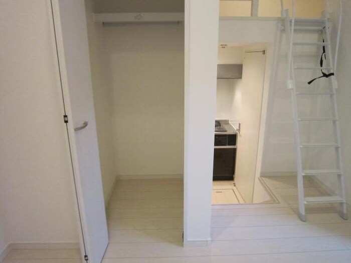 物件内観写真13　(収納)