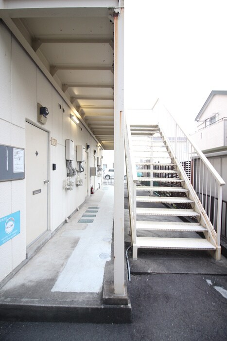 物件外観写真4　(エントランス部分)