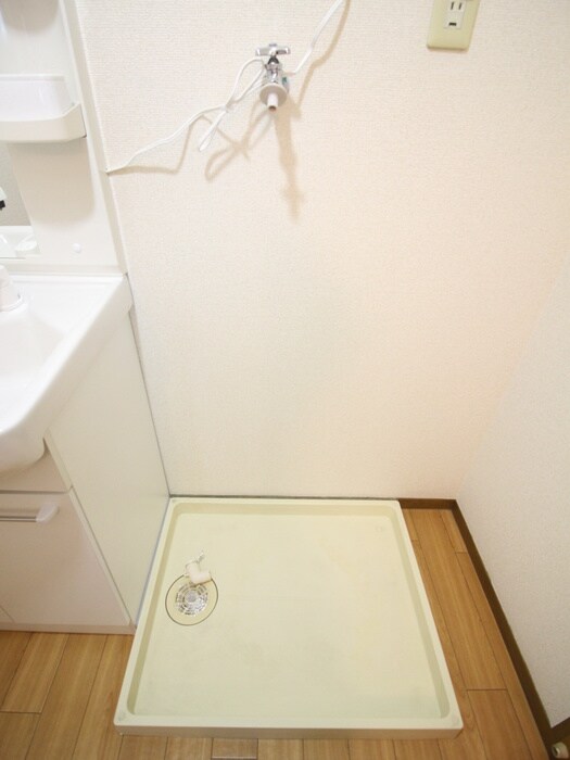 物件内観写真14　(洗濯機置場)